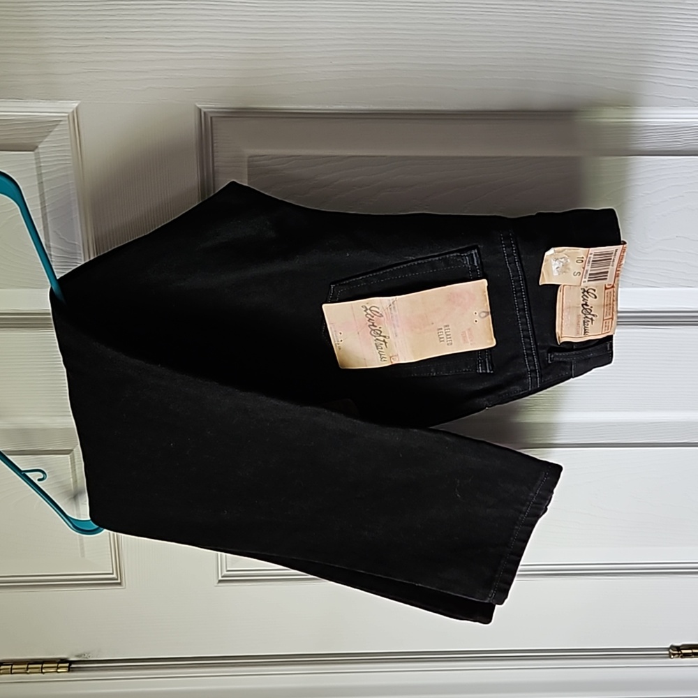 Levi's signature size 10 women's black jeans Cut Off Short Potential